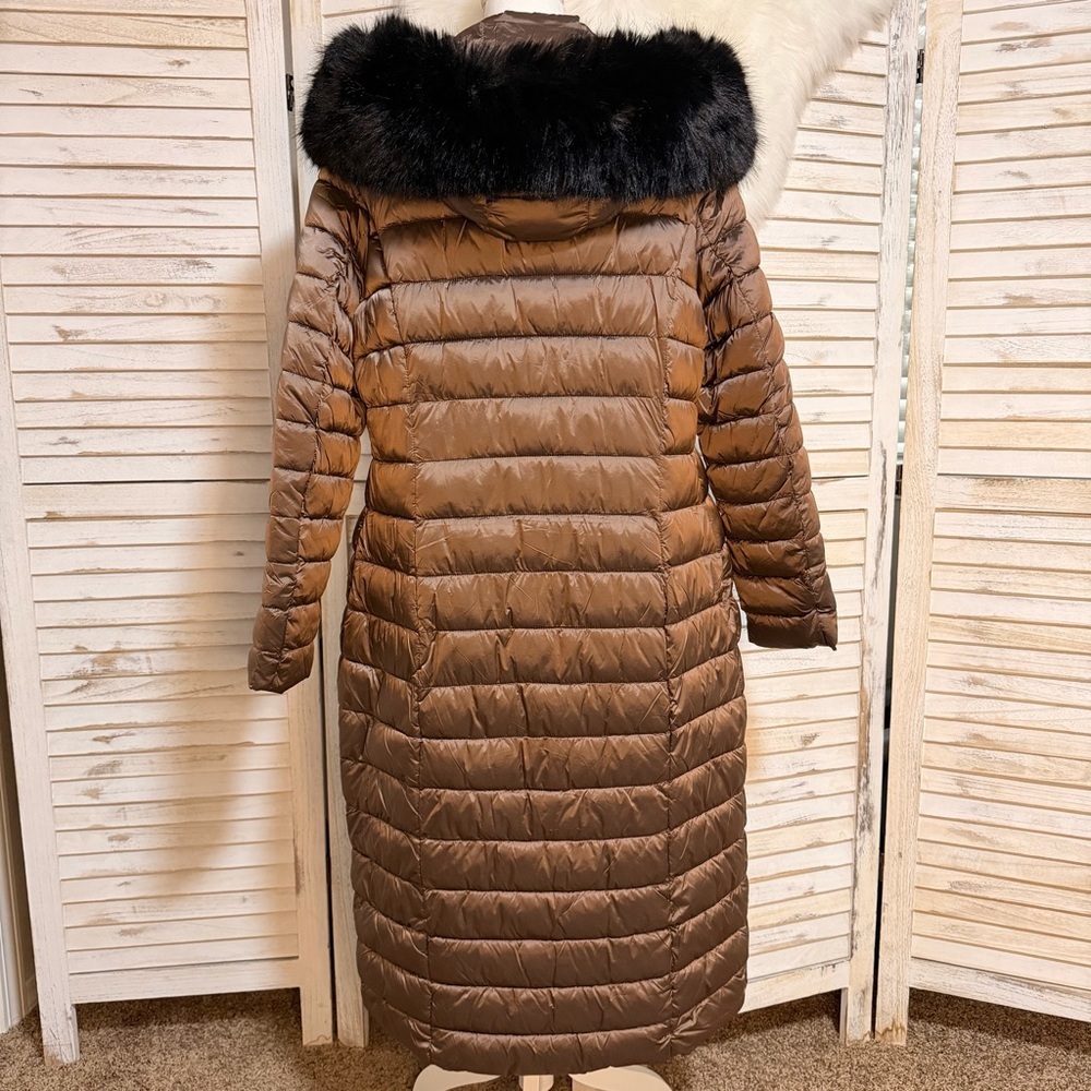 Elegant Brown Puffer Jacket with Faux Fur Trim - Picture 7 of 11